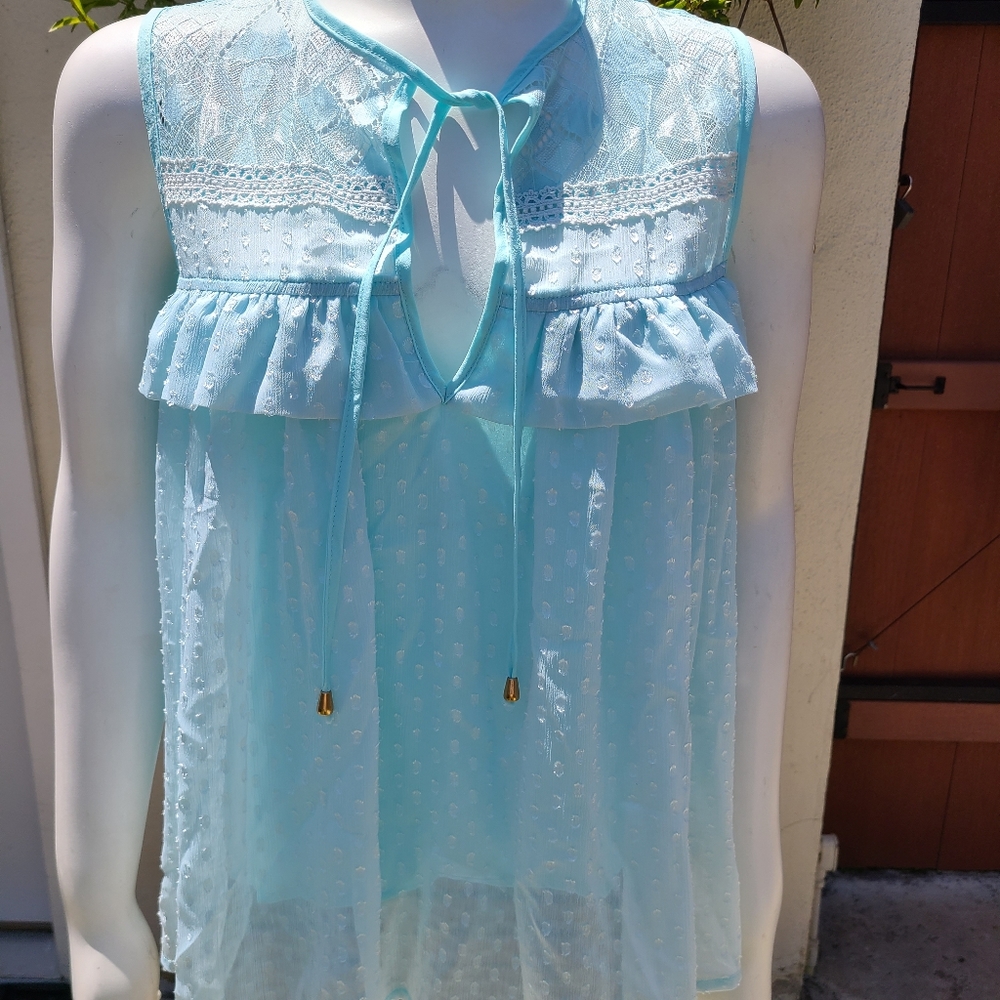 FOXIEDOX light blue sleeveless top